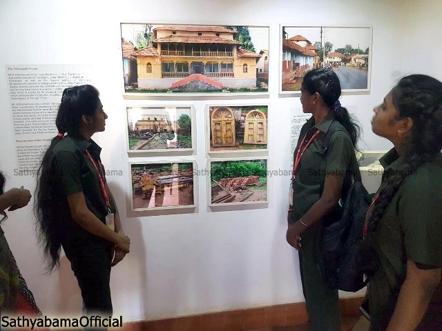  Design club has organized a study visit to “Dakshina Chitra” for the students of School of Buidling and Enviornment . Students were educated about the different architecture models in this educational tour on 7th March, 2019. 