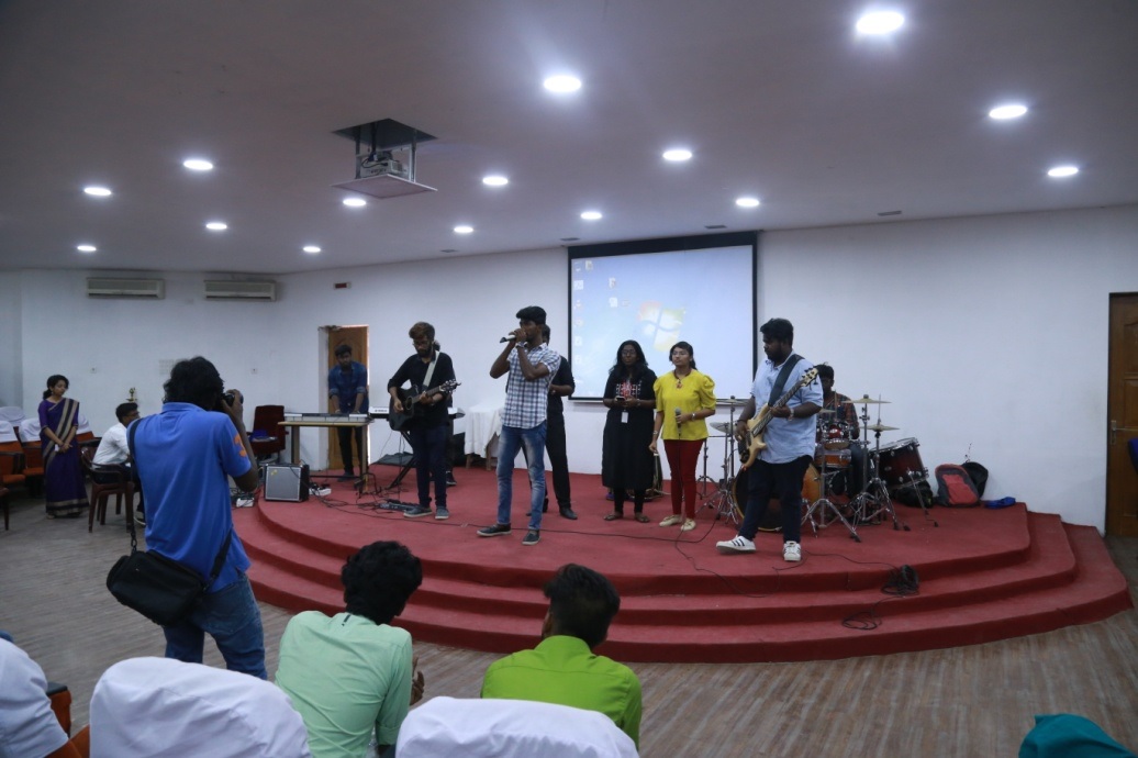 Live Performance of the music club students in LEGEND 2K18 on the 5th September 2018